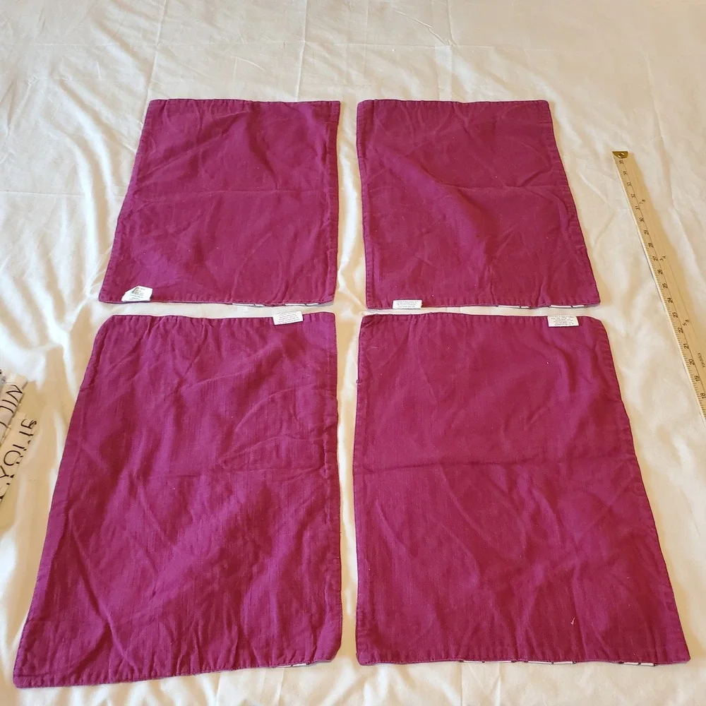 Crate & Barrel Fuchsia Leaves Placemats Set of 4 Magenta White Cotton 14x19